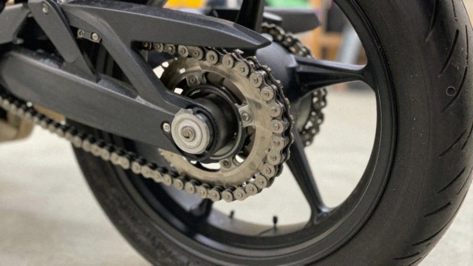 Jak często czyścić i smarować łańcuch motocyklowy?