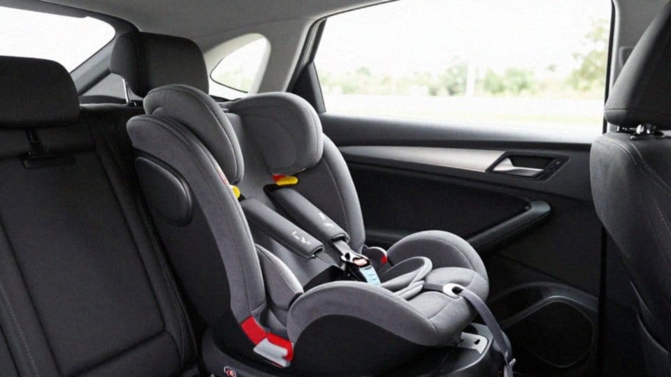 Jak poprawnie zamontować fotelik z ISOFIX?
