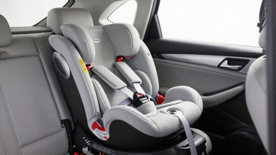 Jak montować fotelik Isofix lub pasami?