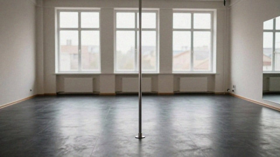 Jak pole dance wzmacnia ramiona i plecy?