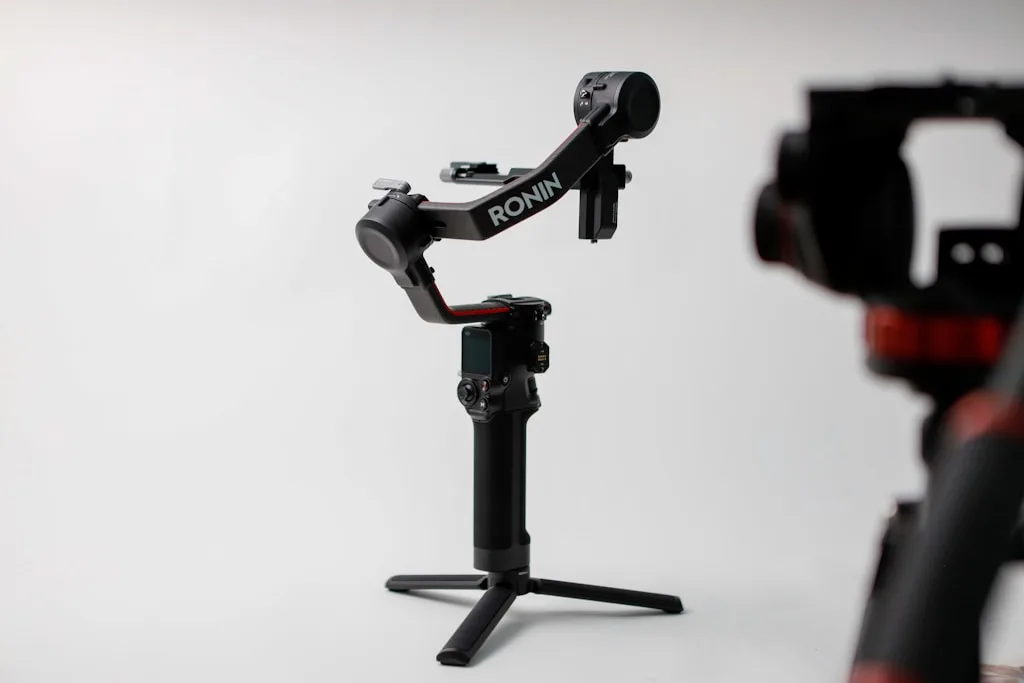 Gimbal oraz powerbank MagSafe jako narzędzia pracy z telefonem