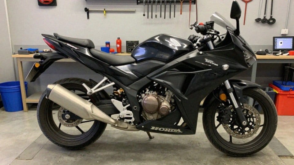 Czy 4 l/100 km to normalne spalanie CBR 125?